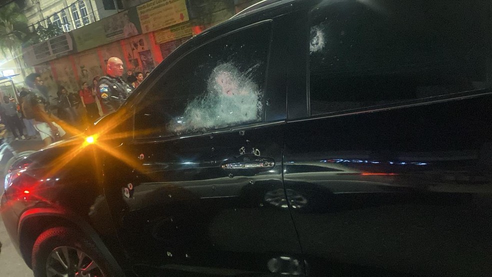 Carro onde Marcelo estava foi fuzilado — Foto: Reprodução
