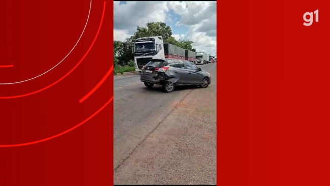 Carro de funerria que levava corpo de vtima de acidente bate em dois veculos a caminho