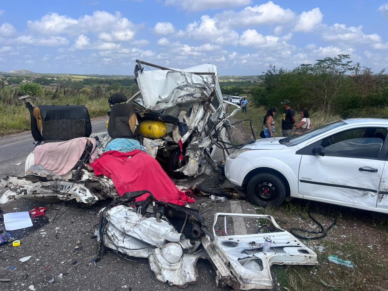 Acidente entre quatro veículos deixa uma pessoa morta e feridos na BR-406 no RN