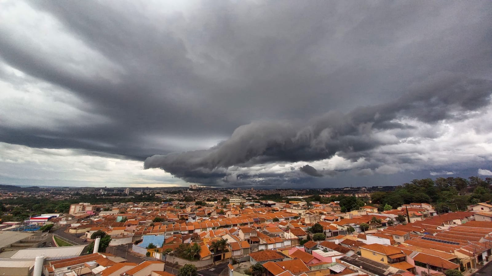 Alerta na região: Defesa Civil prevê 200 mm de chuva em Ribeirão Preto, Franca e Barretos 