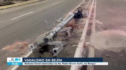 Radares são destruídos na av. Padre Bruno Sechi, no Benguí, em Belém