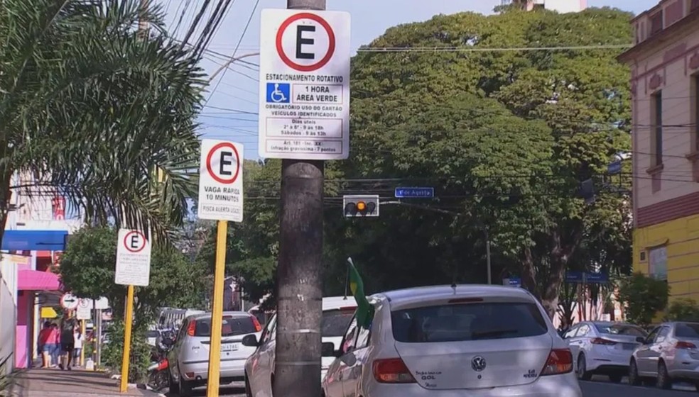 2 de 2
Estacionamento rotativo em Bauru (SP) passa por mudan&ccedil;as &mdash; Foto: Reprodu&ccedil;&atilde;o/TV TEM