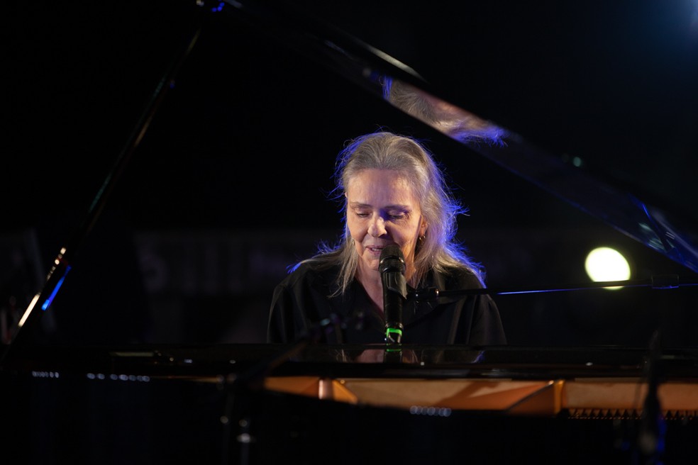 Angela Ro Ro toca piano e canta na Virada Cultural de Belo Horizonte (Arquivo) — Foto: Dila Puccini/Divulgação