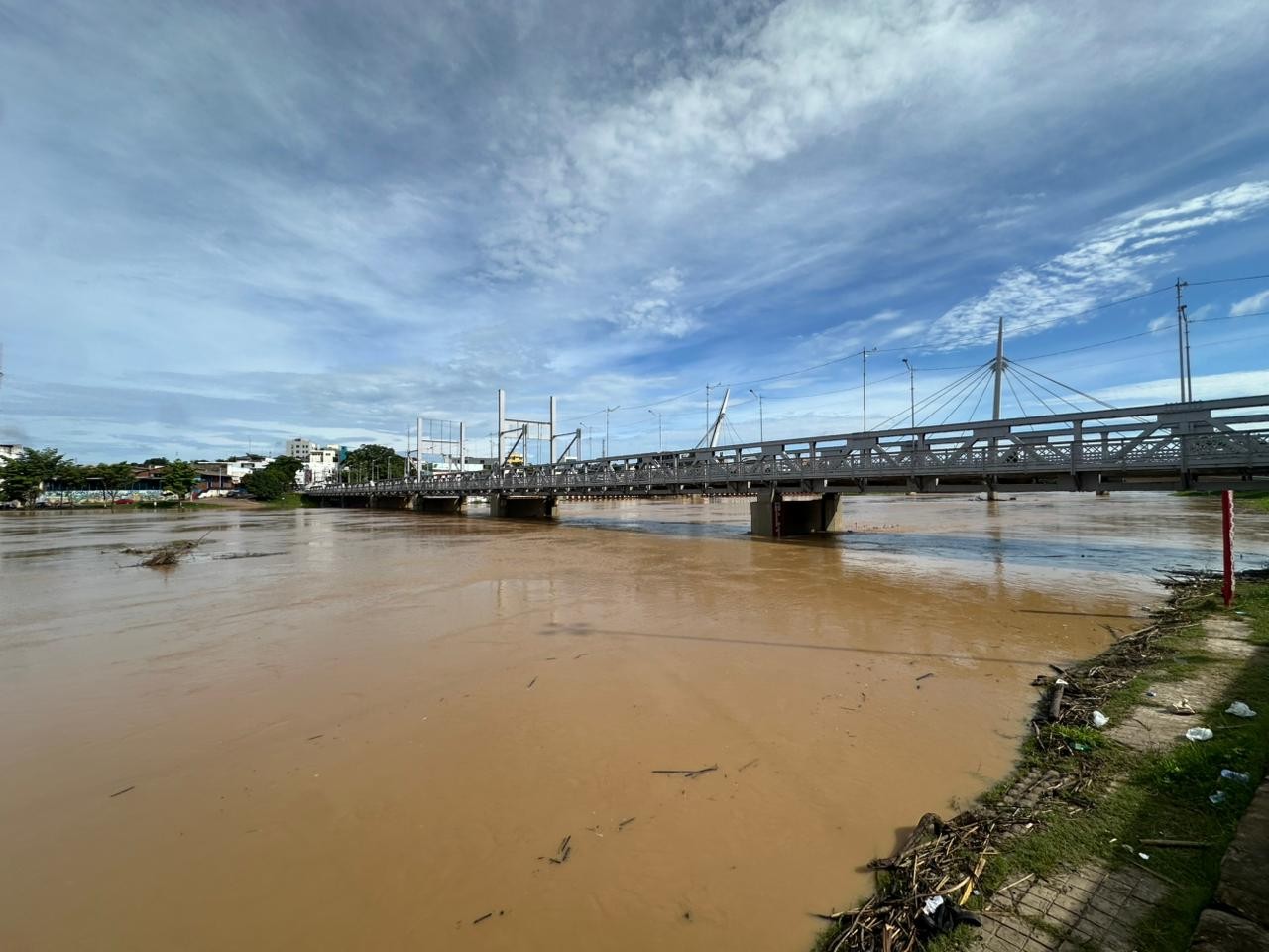 Quase uma semana após transbordo, Rio Acre apresenta vazante em Rio Branco