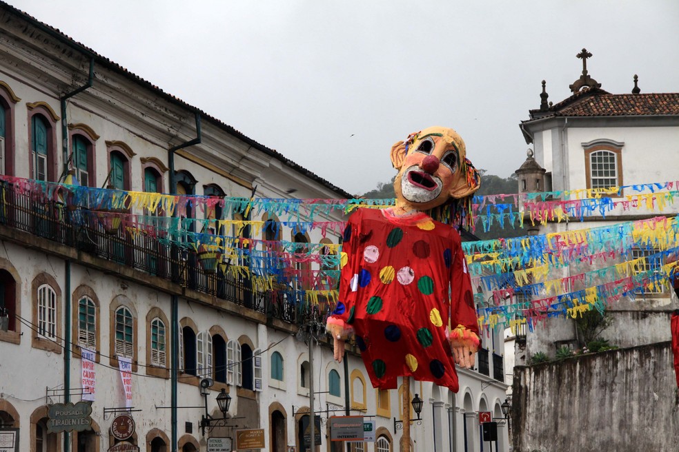 CARMO DE MINAS INOVA COM ESTRUTURA PARA O CARNAVAL - O Popular