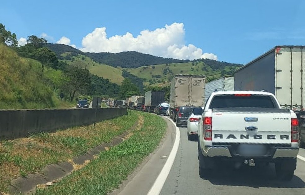 Rodovia Fernão Dias passa por obras e pode ter lentidão até 17 de março na região de Camanducaia e Cambuí, MG — Foto: Milton Guimarães/EPTV