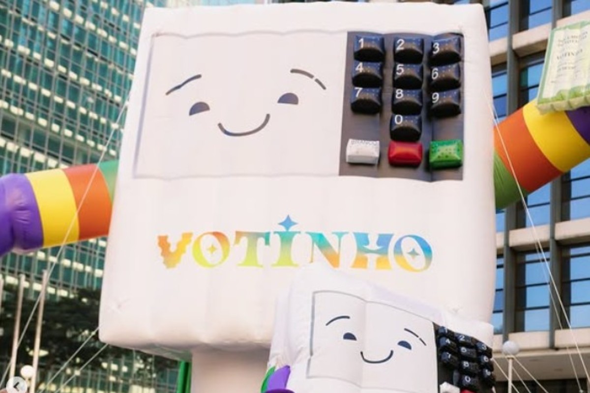 Justiça Eleitoral rejeita ação do Republicanos contra campanha 'Vote LGBT 2026' e boneco inflável na Parada de SP
