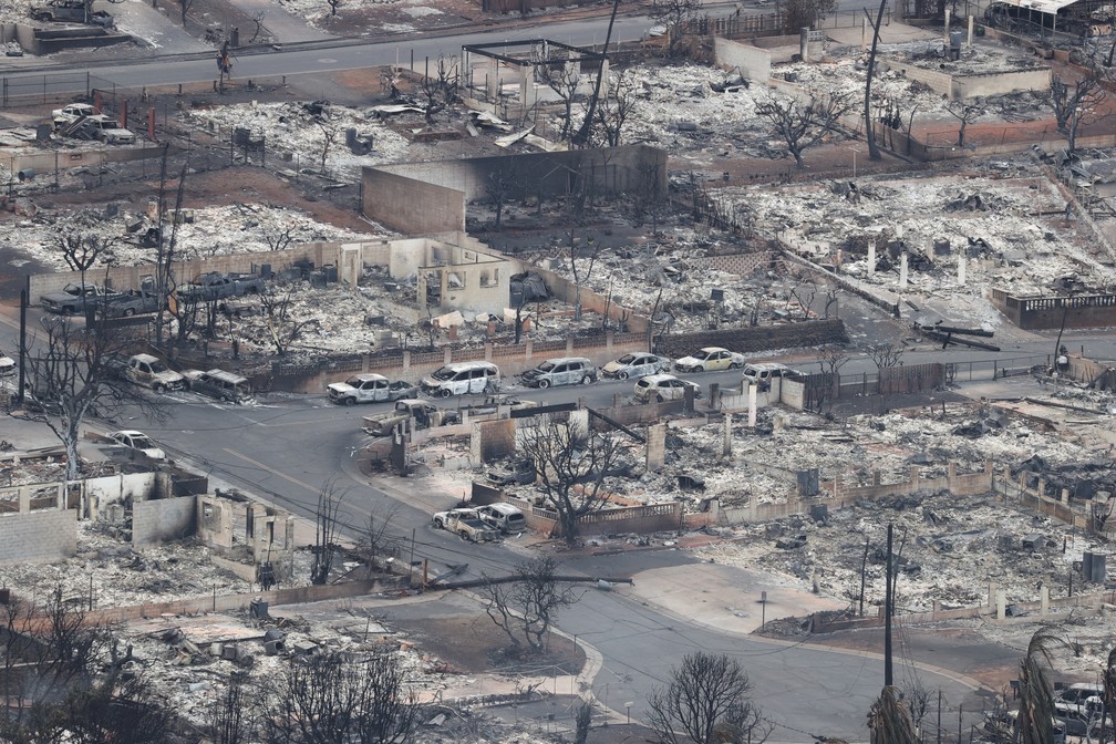 Imagem aérea mostra destruição na comunidade de Lahaina após o incêndio, no Havaí — Foto: Marco Garcia/Reuters
