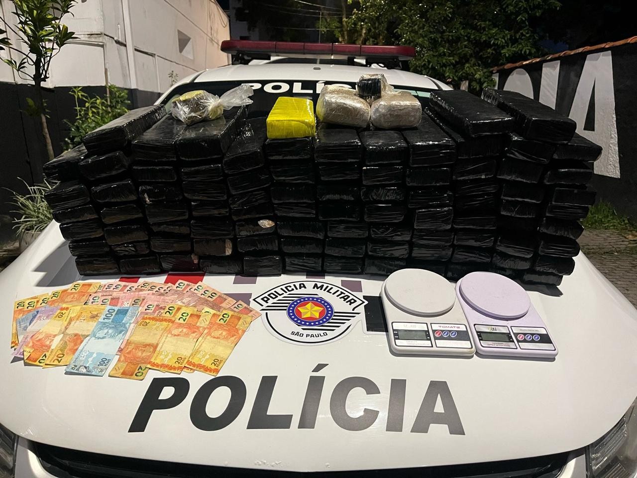 Homem é preso com mais de 80 quilos de maconha em Ubatuba, SP