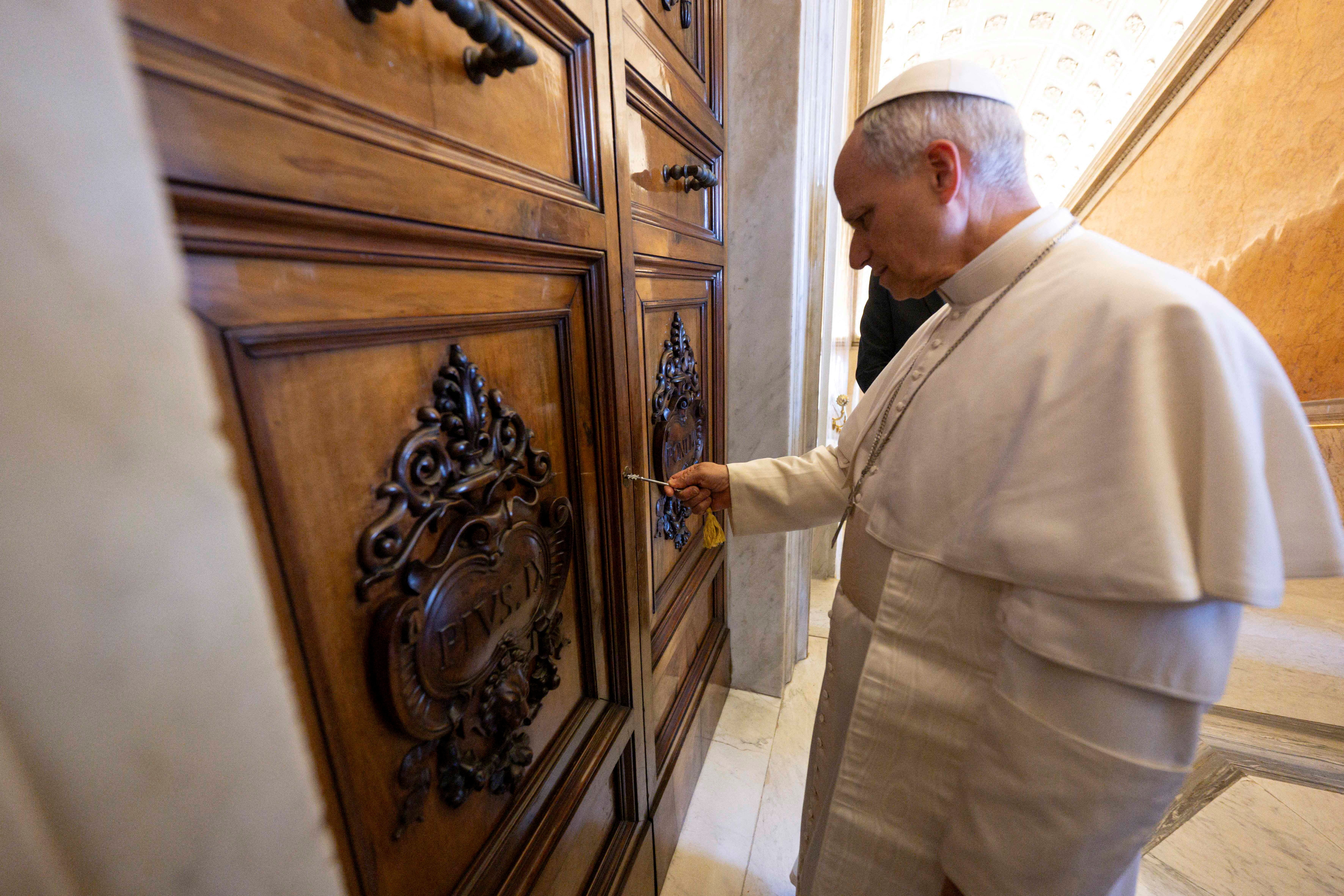 Papa Leão XIV reabre apartamento papal no Vaticano, selado desde a morte de Francisco