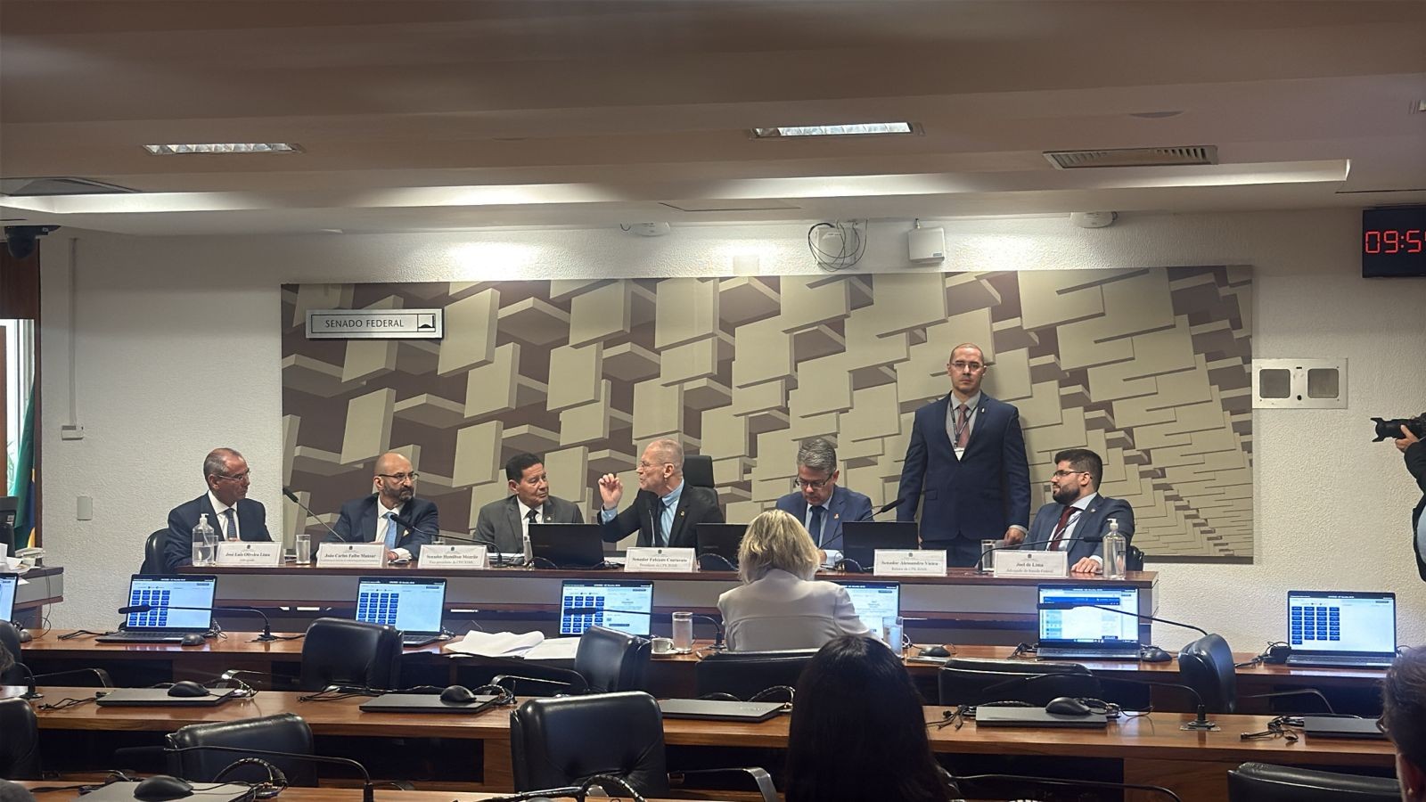 CPI do Crime Organizado aprova quebra de sigilos de Fabiano Zettel, cunhado de Vorcaro