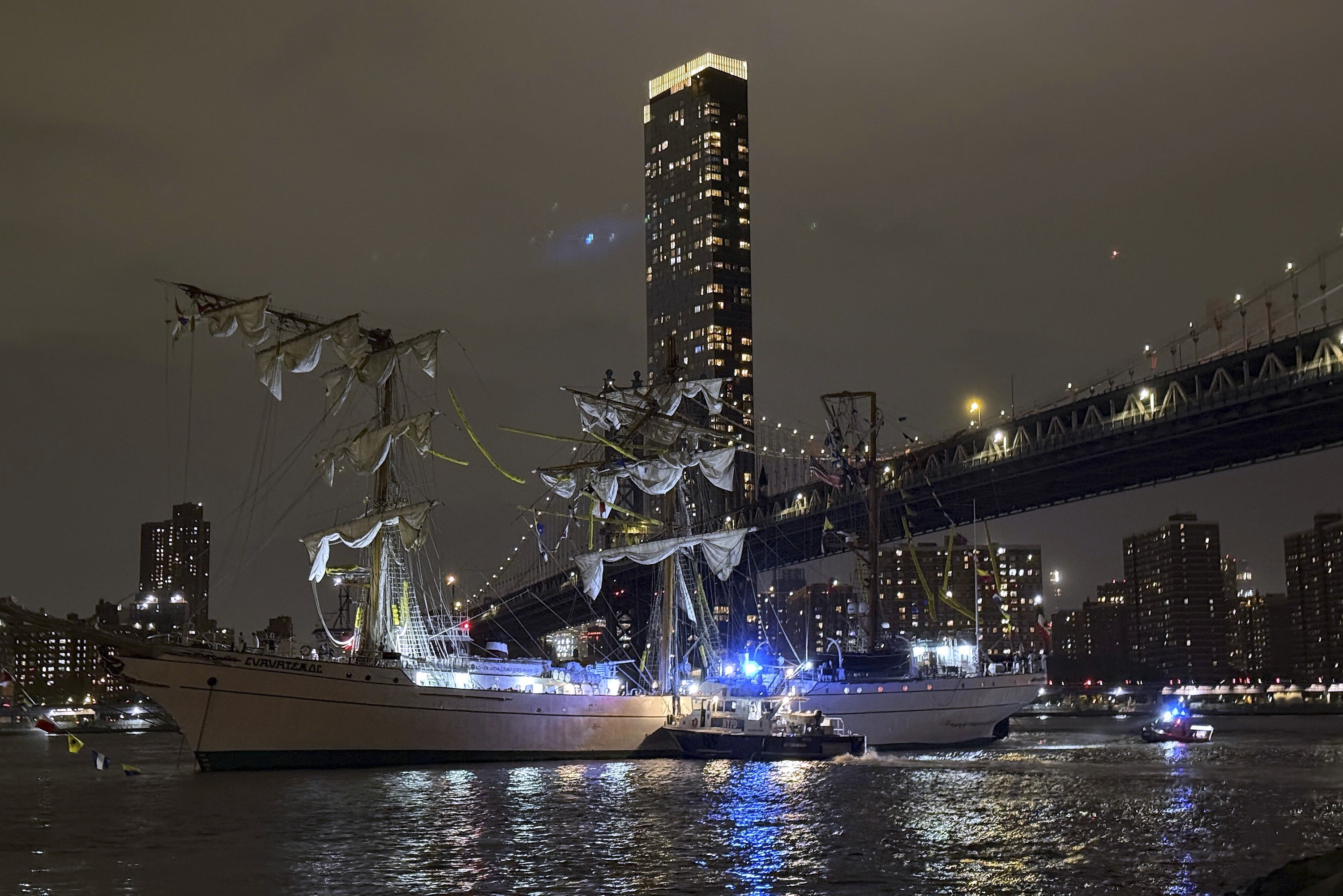 Barco que bateu na ponte do Brooklyn faria travessia por 15 países em celebração aos 200 anos de independência mexicana