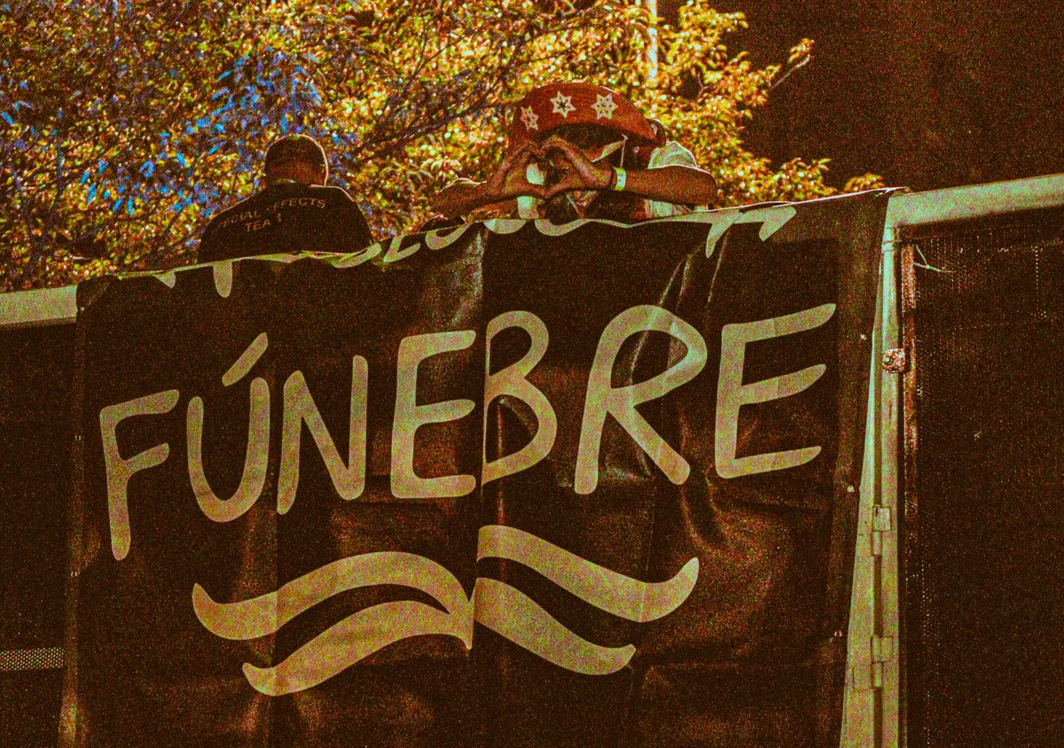 'Bloco Fúnebre', patrocinado por funerária, 'Sexta, Ninguém Sabe?', 'WS Elétrico' e mais: veja guia de blocos do dia em BH