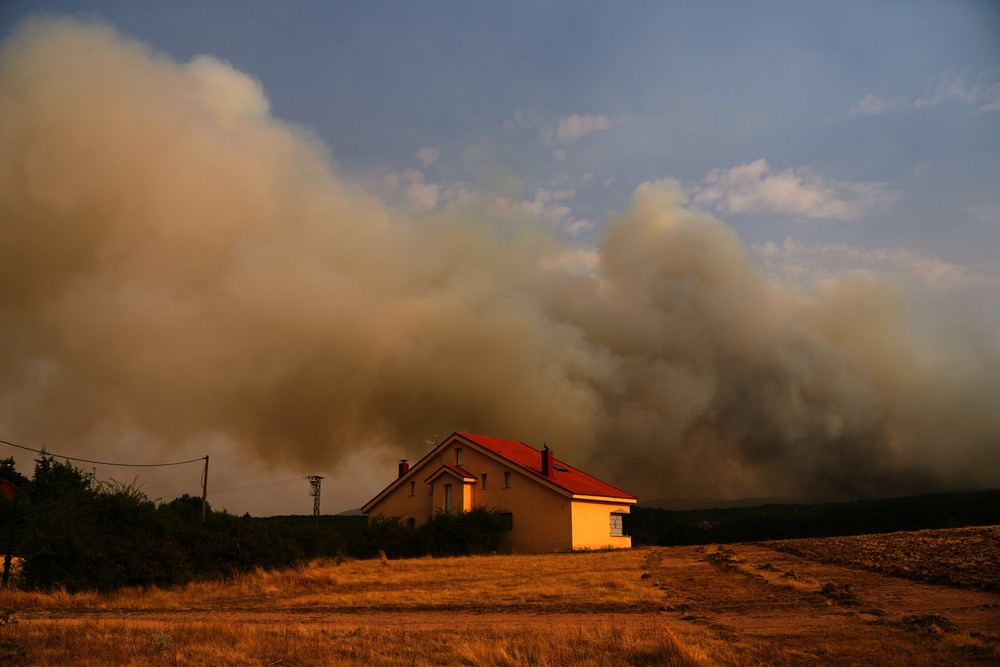 Incêndio em Guadalajara consome 32 mil hectares e provoca a evacuação de 34 localidades na Espanha