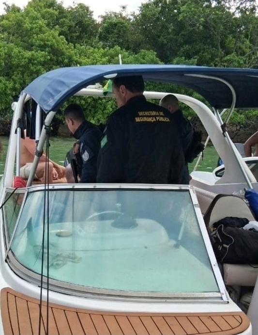 Dois militares são presos por atirarem durante um passeio de lancha em Angra dos Reis