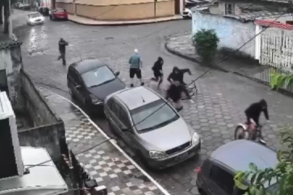 Policial aposentado salva motorista de assalto em SP; VÍDEO