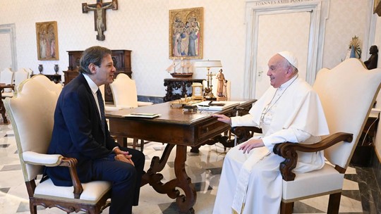 Haddad se reúne com o Papa Francisco no Vaticano