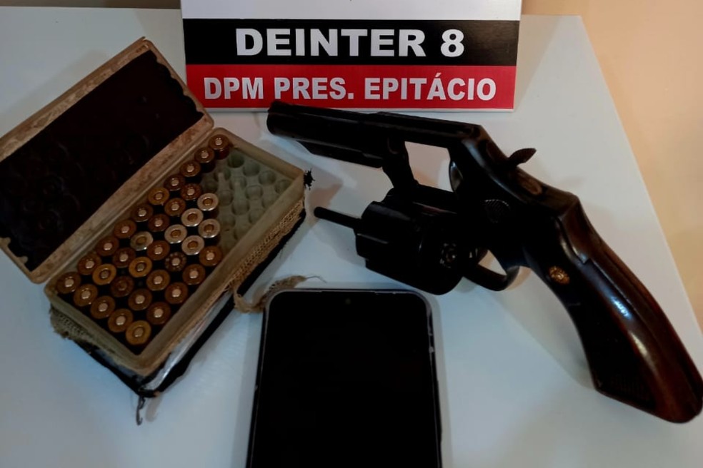 Suspeito de ameaçar dona de bar e furtar comércio é preso por posse irregular de arma em Presidente Epitácio — Foto: Reprodução/Polícia Civil