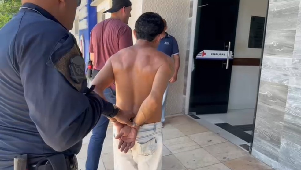 Preso no Piauí homem que confessou ter matado a mulher com perfuração no períneo — Foto: Wenddel Veras/Blog do Coveiro