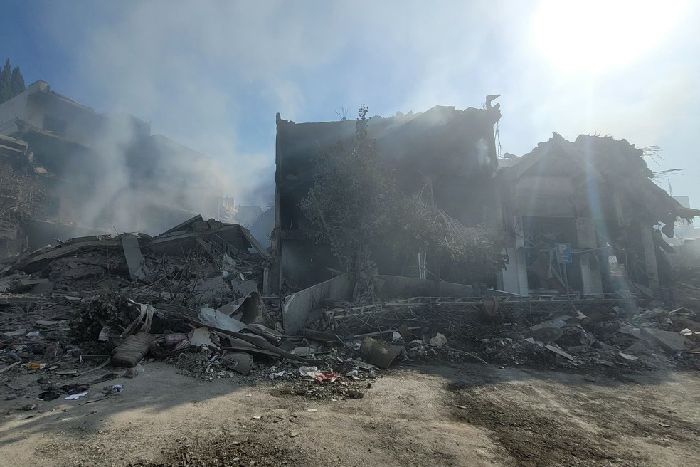 Israel bombardeia posições do Hezbollah no Líbano — Foto: Abbas FAKIH / AFP