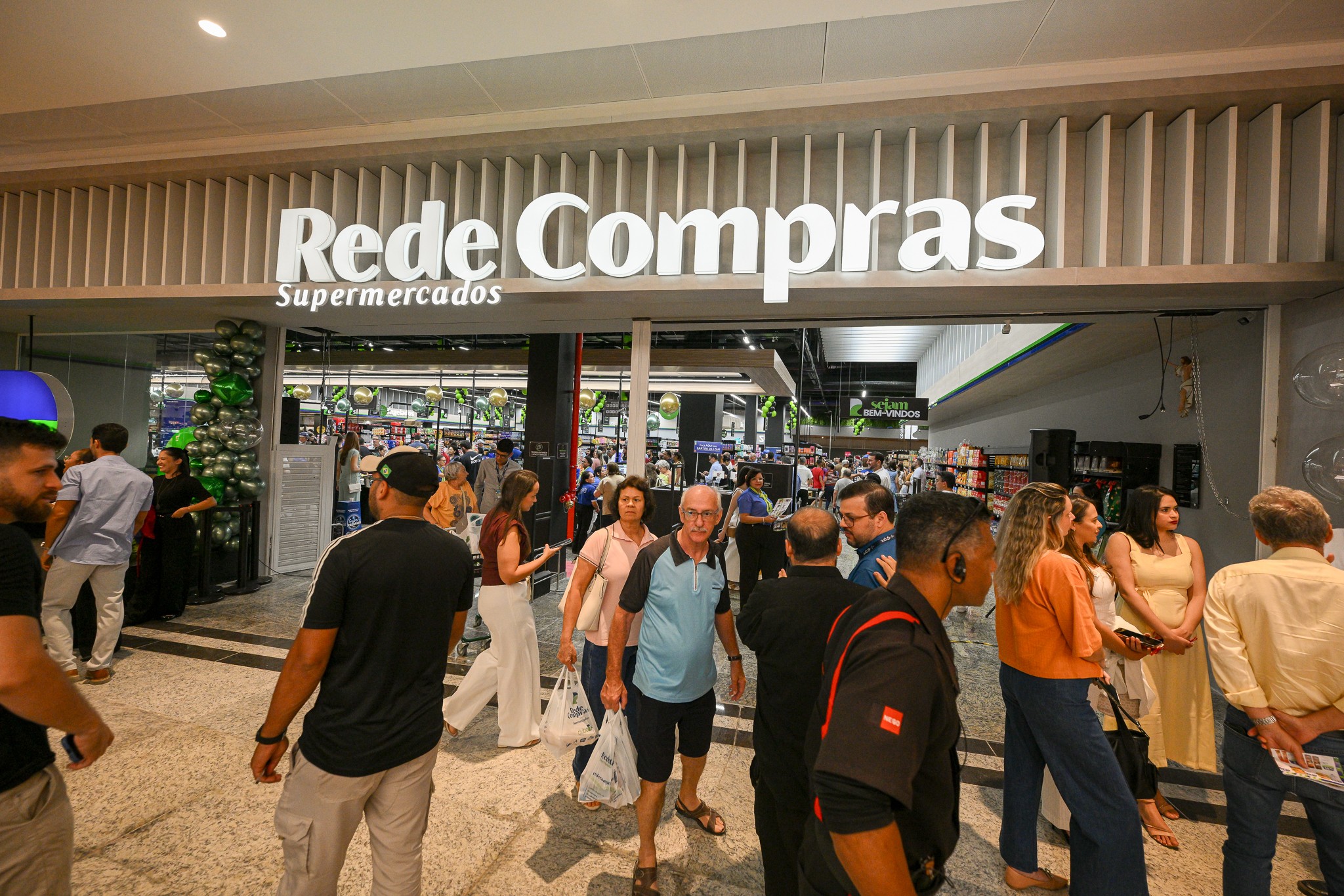 Nova loja RedeCompras é inaugurada com conceito premium e
experiência inovadora