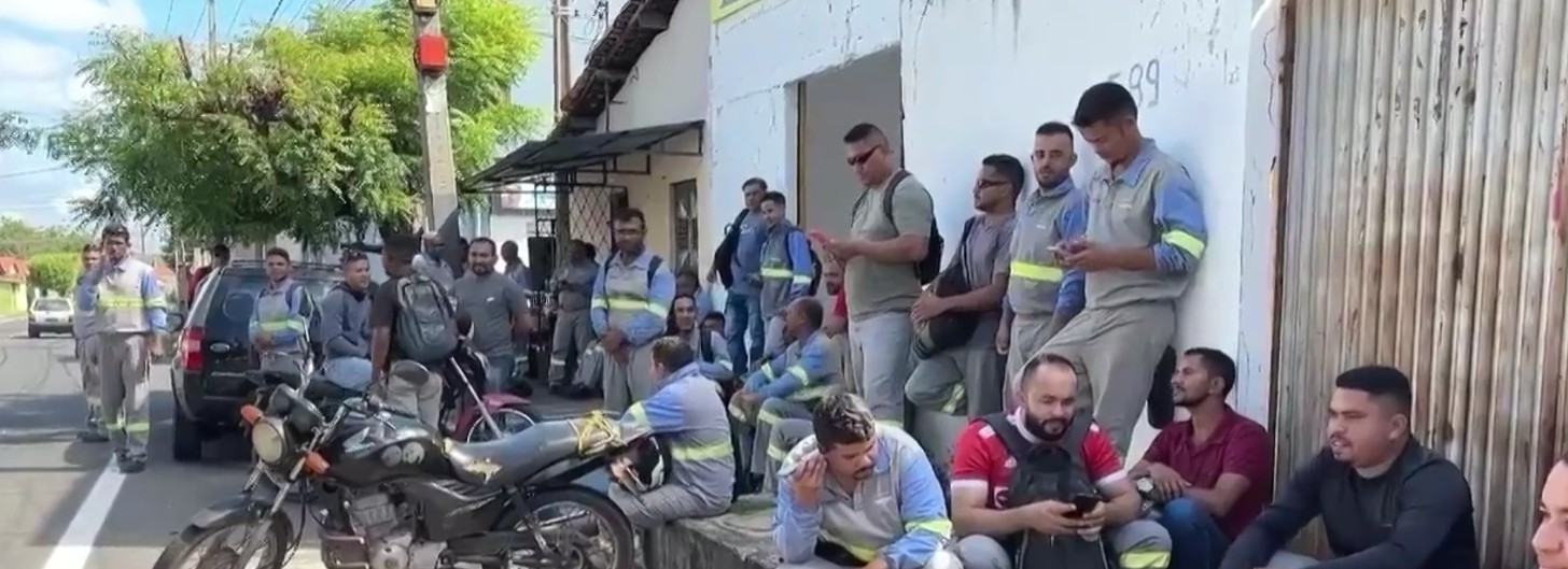 Terceirizados da Equatorial paralisam atividades e reivindicam salários em Teresina
