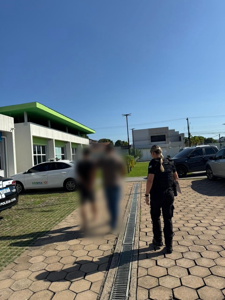 Estudante é preso por perseguir e ameaçar cortar cabeça da ex-namorada em áudio