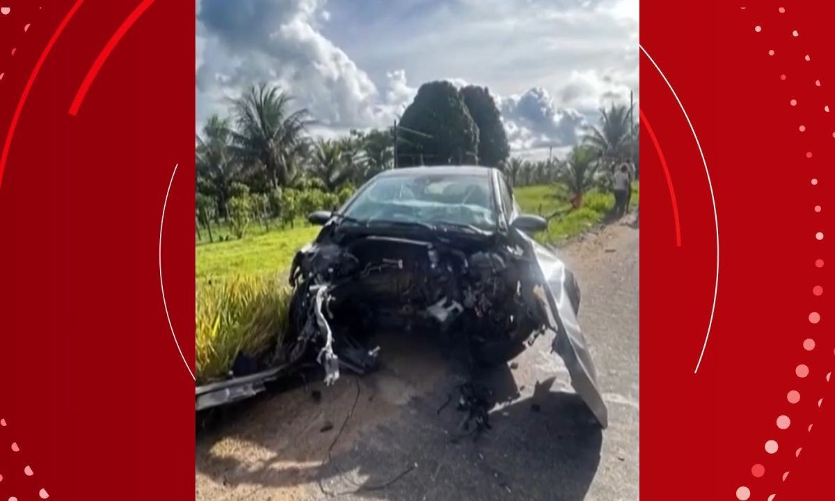 Pessoa morre e outras três ficam feridas em acidente envolvendo três veículos em rodovia da Bahia