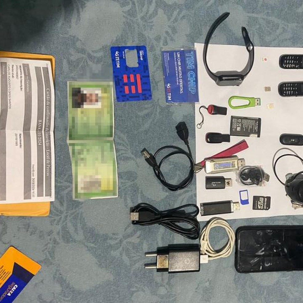 Material apreendido com suspeitos de fraudar concurso da PM — Foto: Agência Pará