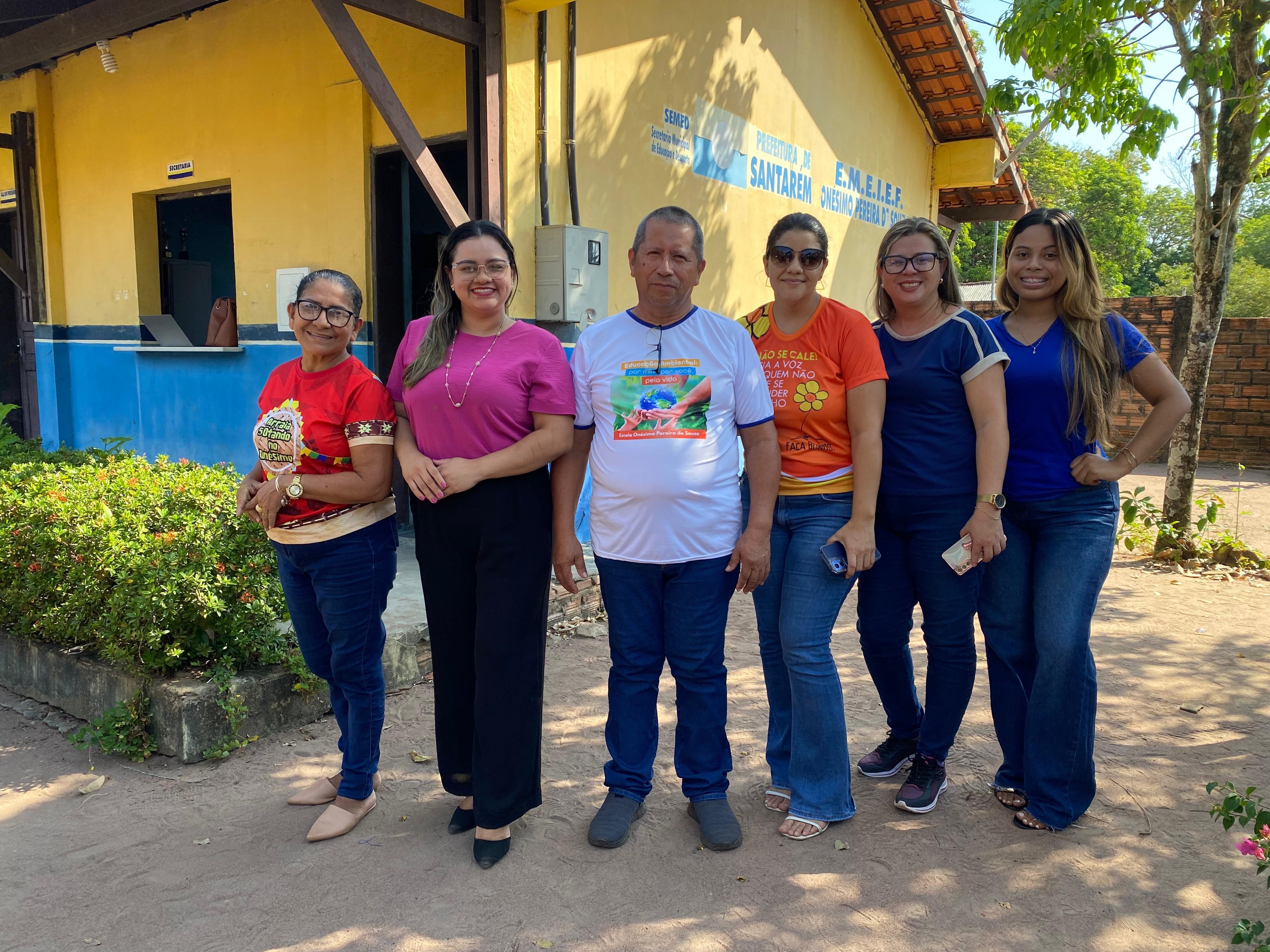 Uso da internet e drogas na adolescência são temas de palestras para pais e alunos na Comunidade Guajará, em Santarém