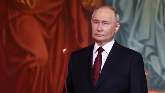 Putin ordena que militares façam exercícios com armas nucleares - Foto: (Sputnik/Valeriy Sharifulin/Pool via Reuters)