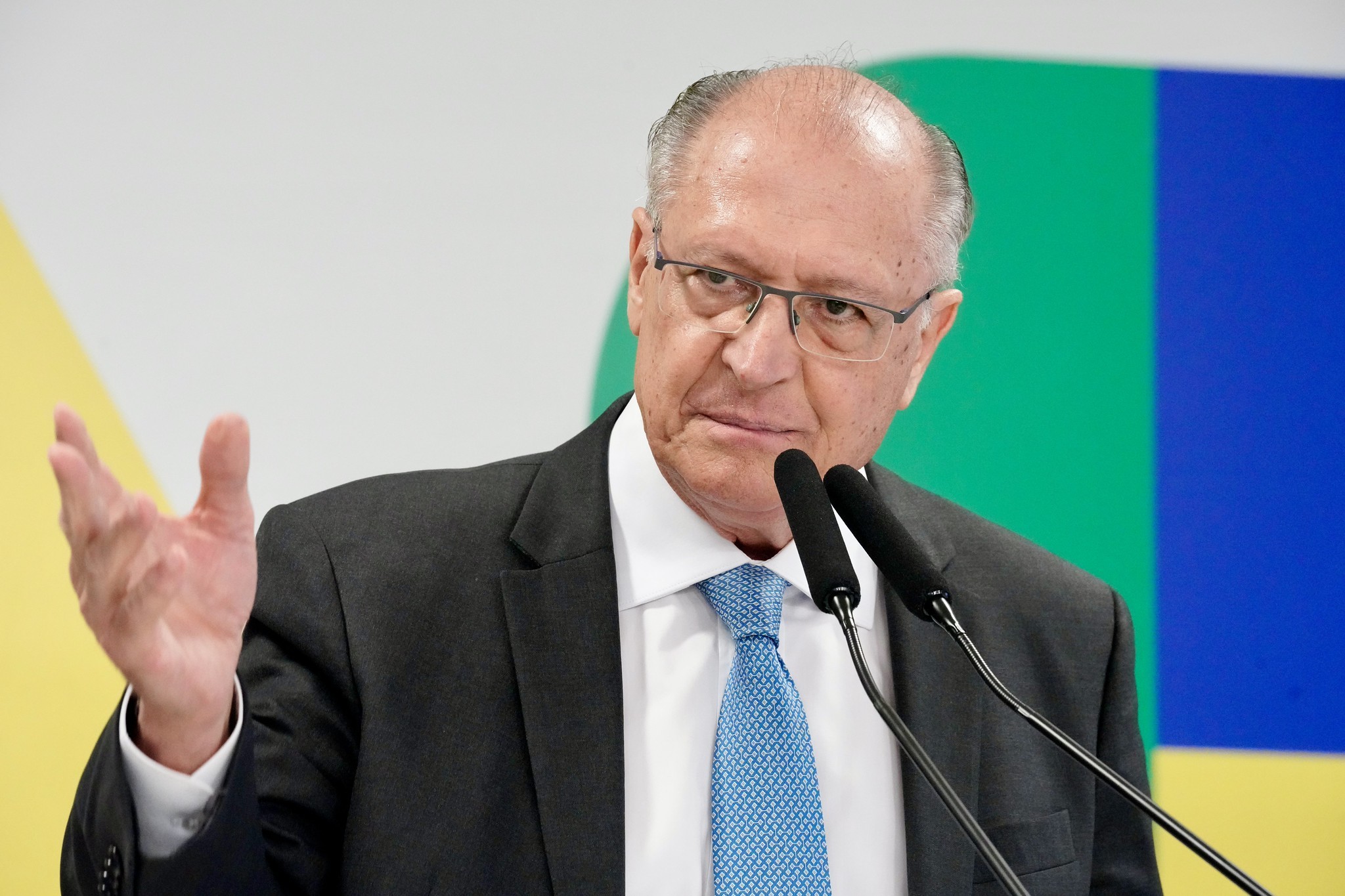 Alckmin defende taxa das blusinhas e diz que não há decisão do governo sobre fim da medida