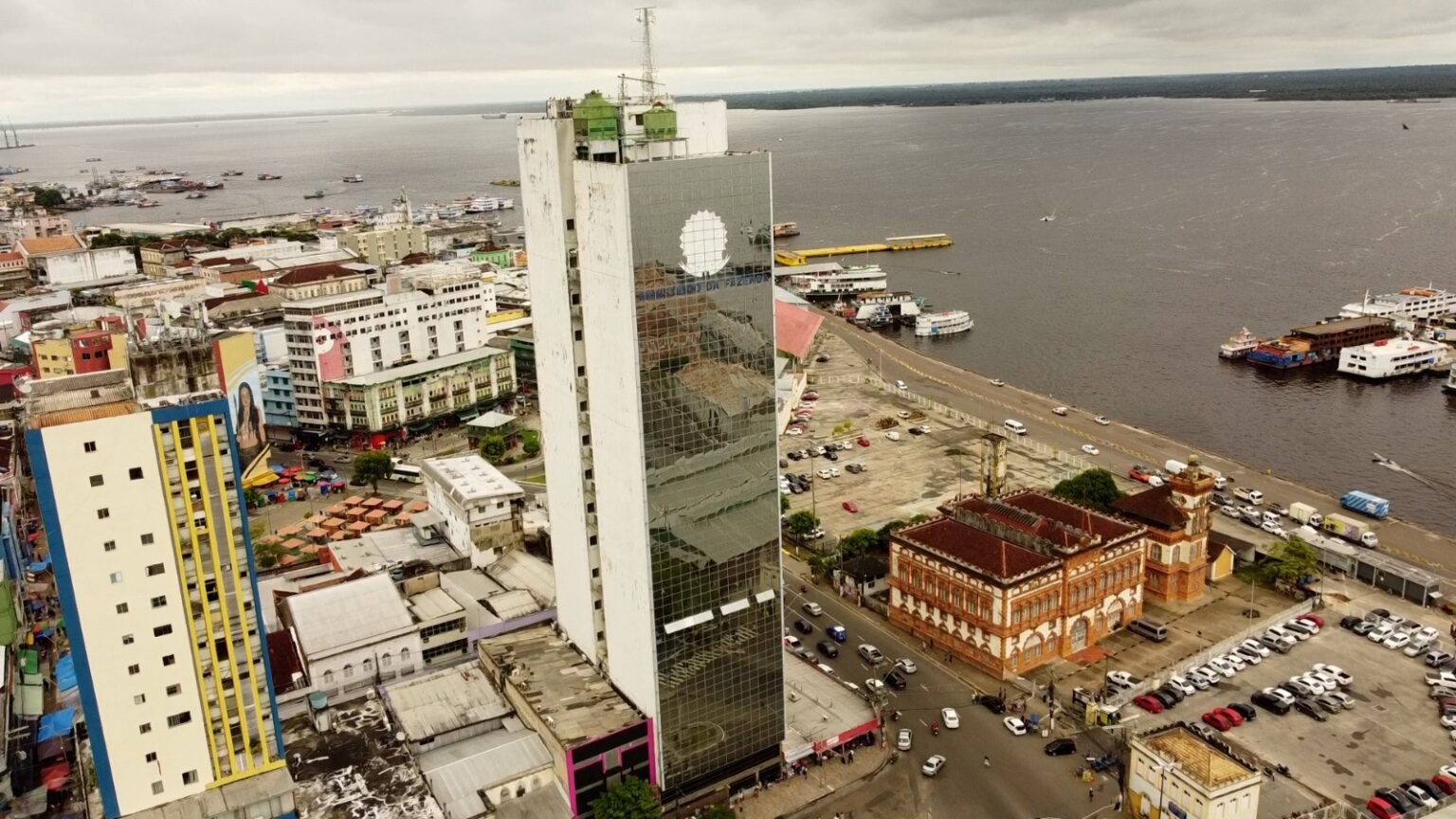 Antigo prédio da Receita Federal no Centro de Manaus será transformado em moradias populares com Retrofit