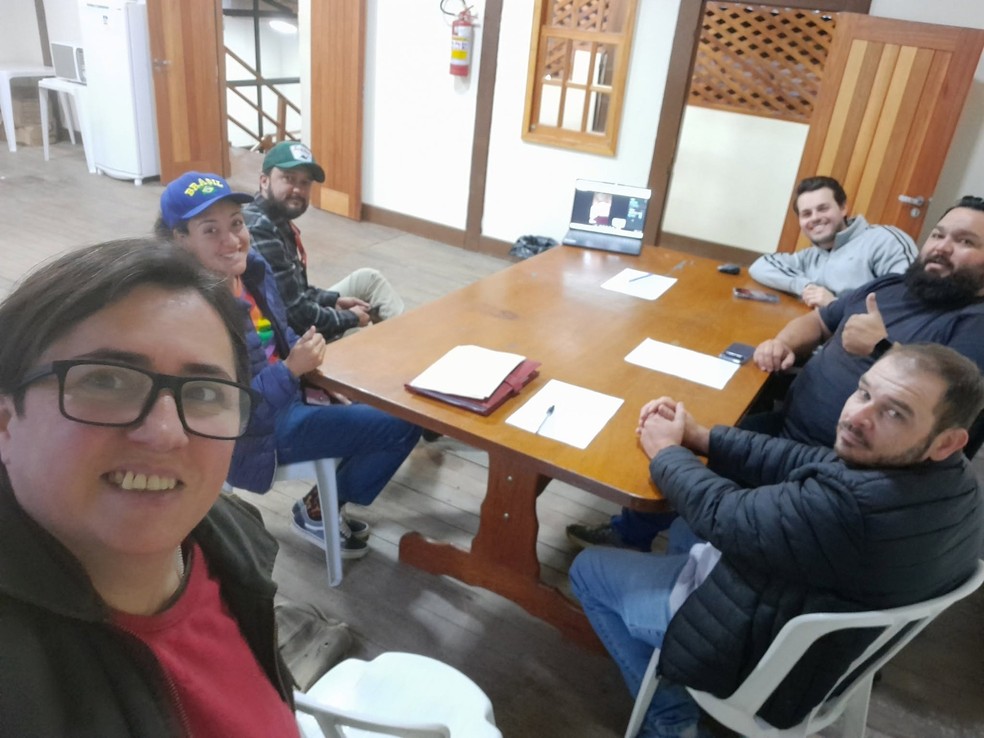 3 de 8
Integrantes do Comdema em reunião — Foto: Arquivo Pessoal