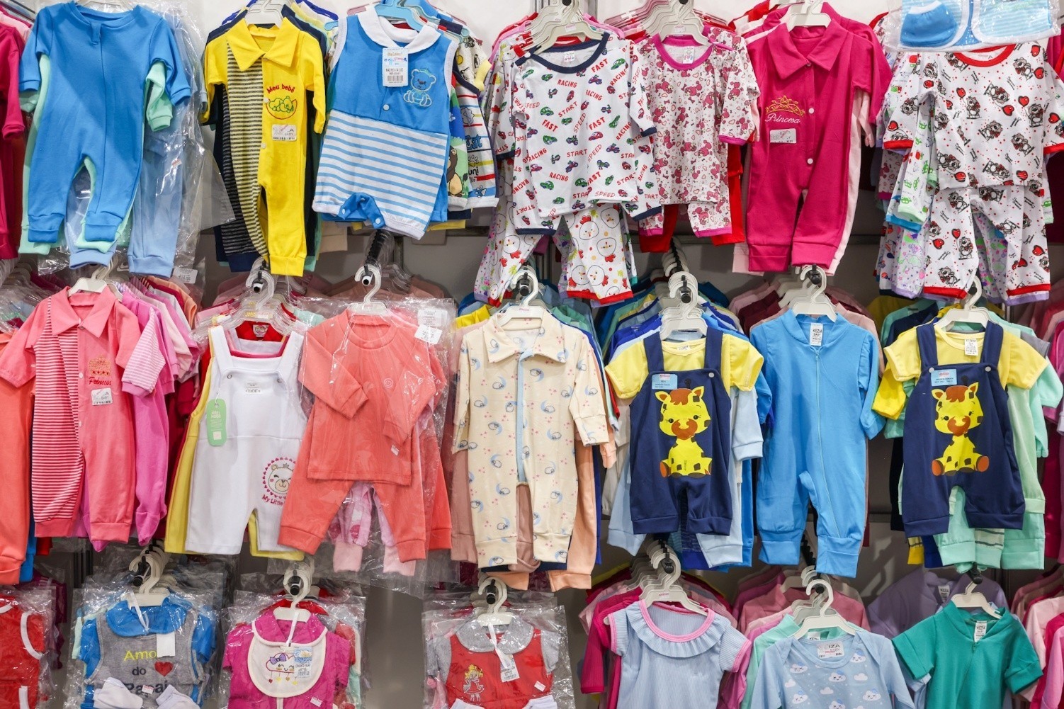 Feira reúne produtos para público infanto-juvenil com preços a partir de R$ 4,99 em Salvador