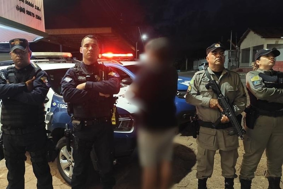 Suspeito de matar a esposa a tiros em Baliza (GO) � preso em Torixor�u (MT). O caso � tratado como feminic�dio. � Foto: PMMT