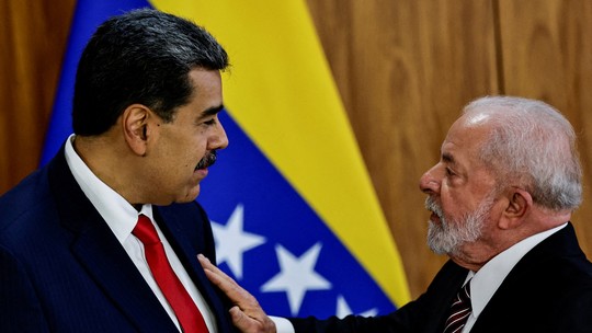 É #FAKE que o Brasil perdoou dívida bilionária da Venezuela - Ao Fato ou Fake, a secretaria de Assuntos Internacionais da Fazenda disse que o Brasil continua fazendo a cobrança de uma dívida de R$ 9.9 bilhões junto à Venezuela. A dívida surgiu nos governos petistas do início da década passada.