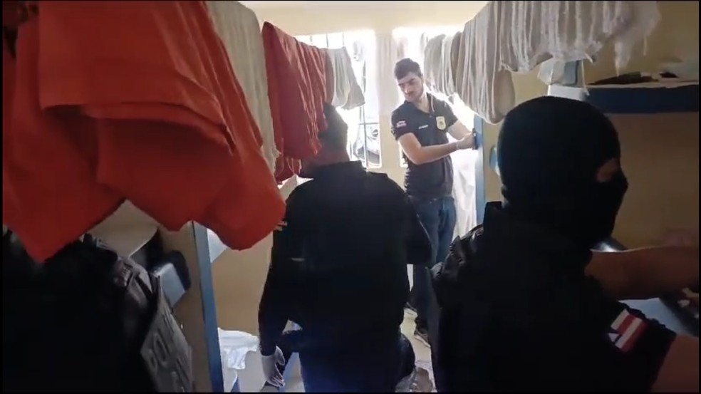 13 mandados de prisão foram cumpridos dentro do sistema penitenciário. — Foto: Divulgação/Polícia Civil