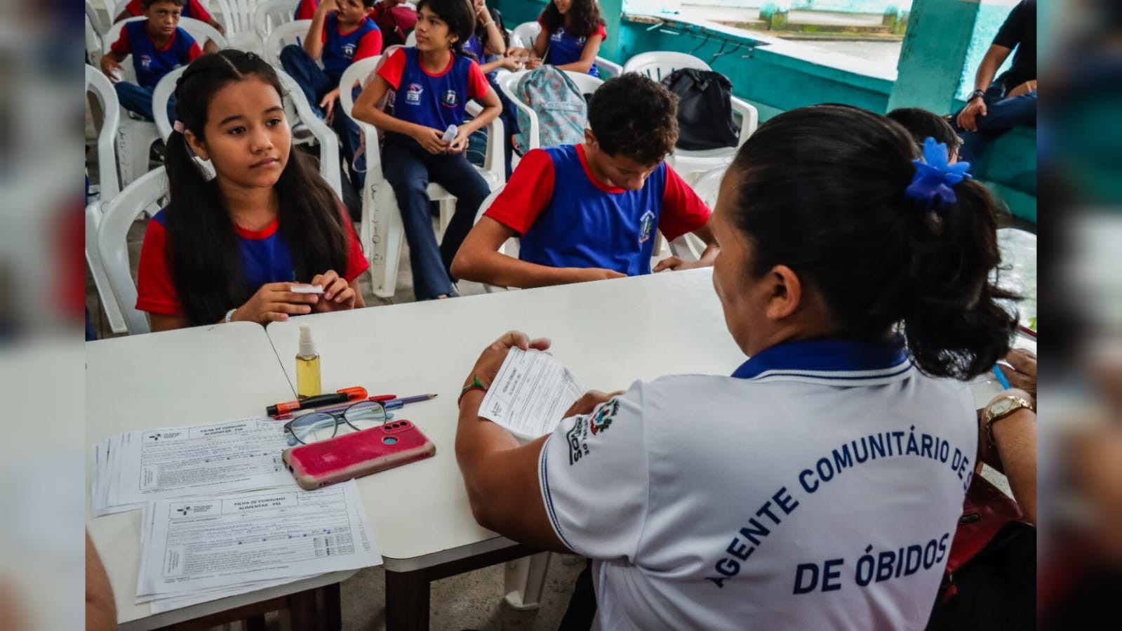 Alunos da Escola Felipe Patroni, em Óbidos, recebem atendimentos do programa Saúde na Escola