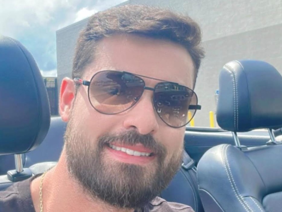 Corpo de empresário que morreu após doença rara chega ao Acre | G1