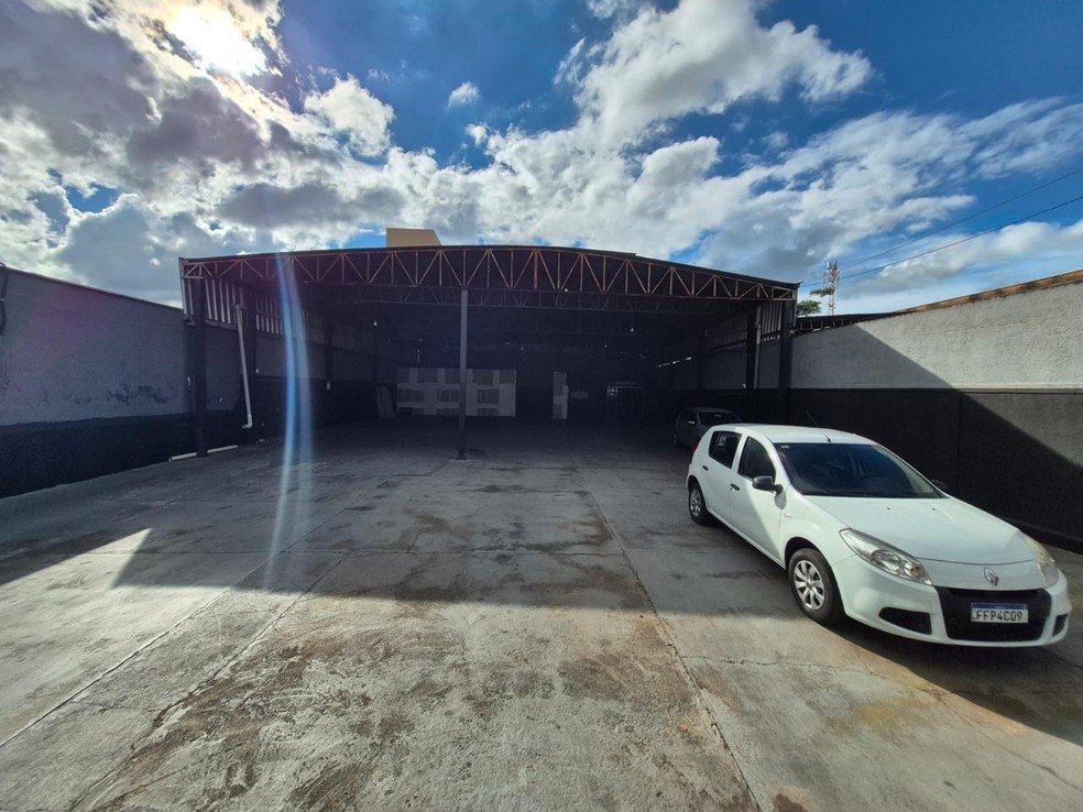 Polícia cumpriu mandados em endereços ligados a dono de garagem em Rio Preto (SP) — Foto: Polícia Civil/Divulgação