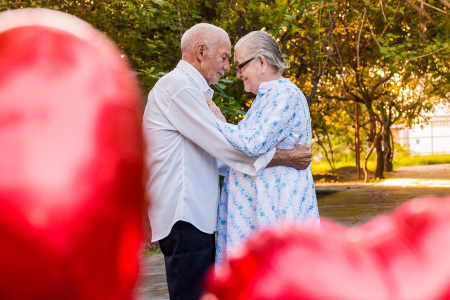 Casal comemora 78 anos de casados com 14 filhos, 58 netos, 89 bisnetos, 33 tataranetos e conta segredo: 'diálogo e respeito'  