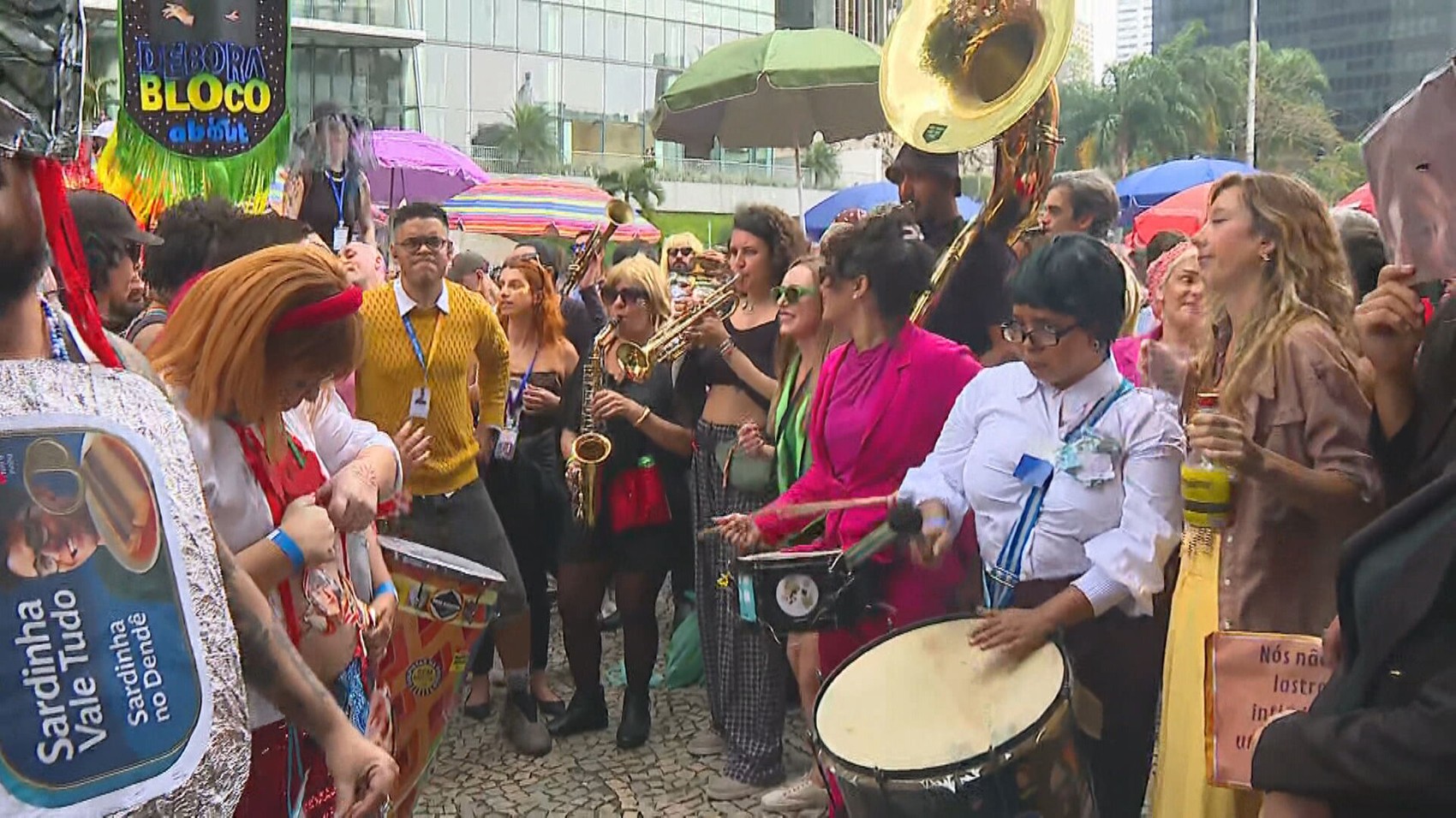 Eventos para ver último capítulo de Vale Tudo no Rio têm samba, bloco, concurso de fantasias e rodízio de petiscos