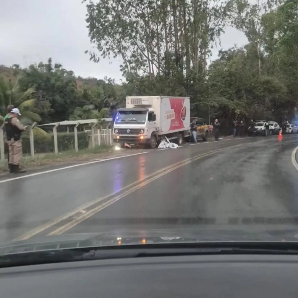 Guarda Municipal de Ubá morre em acidente entre moto e caminhão na MG-124