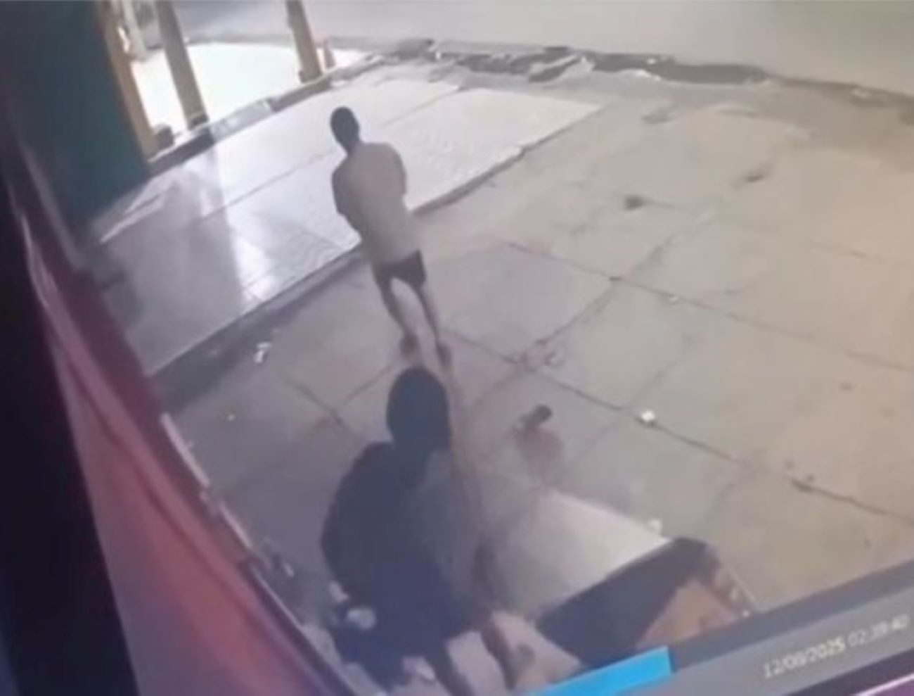 VÍDEO: Criminosos se disfarçam de pessoas em situação de rua e furtam estabelecimento em Timon