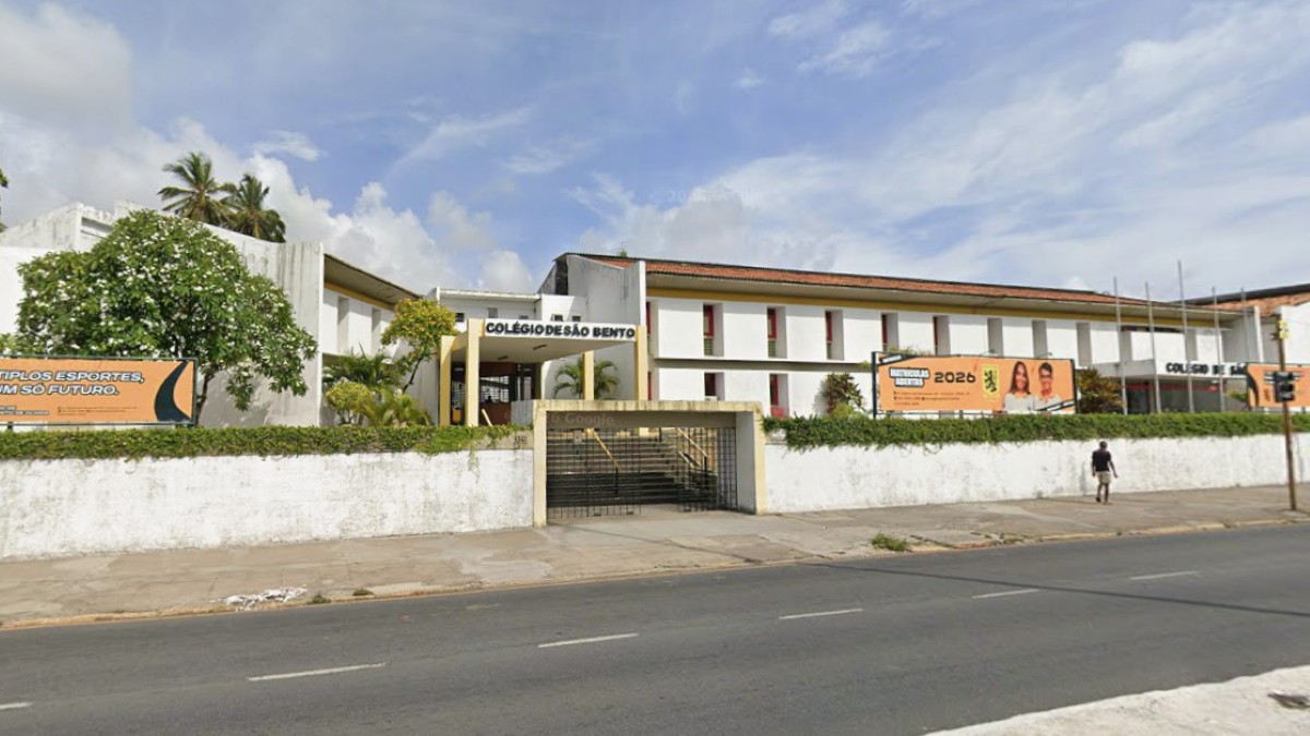 Homem morre de choque elétrico em cima de muro ao tentar furtar fios de circuito que fornece energia a escola em Olinda