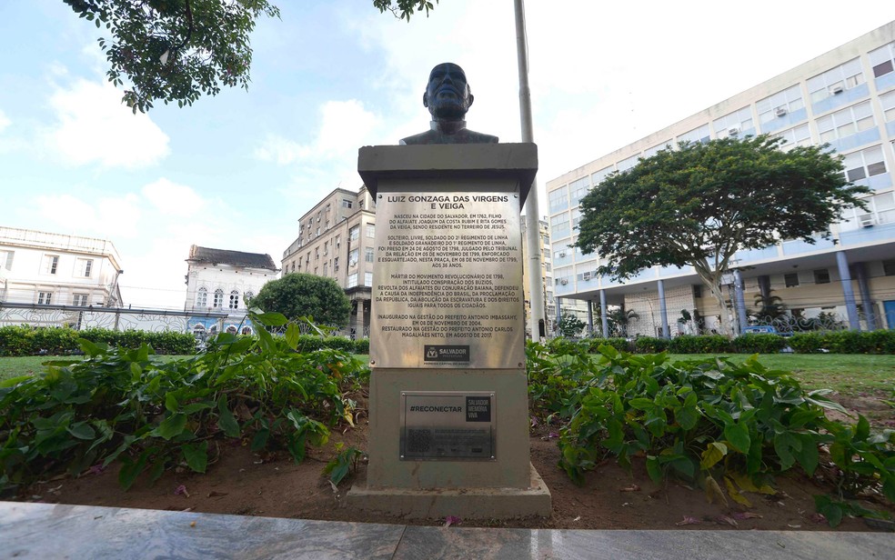 Monumentos em homenagem à Revolta dos Búzios — Foto: Jefferson Peixoto/Secom