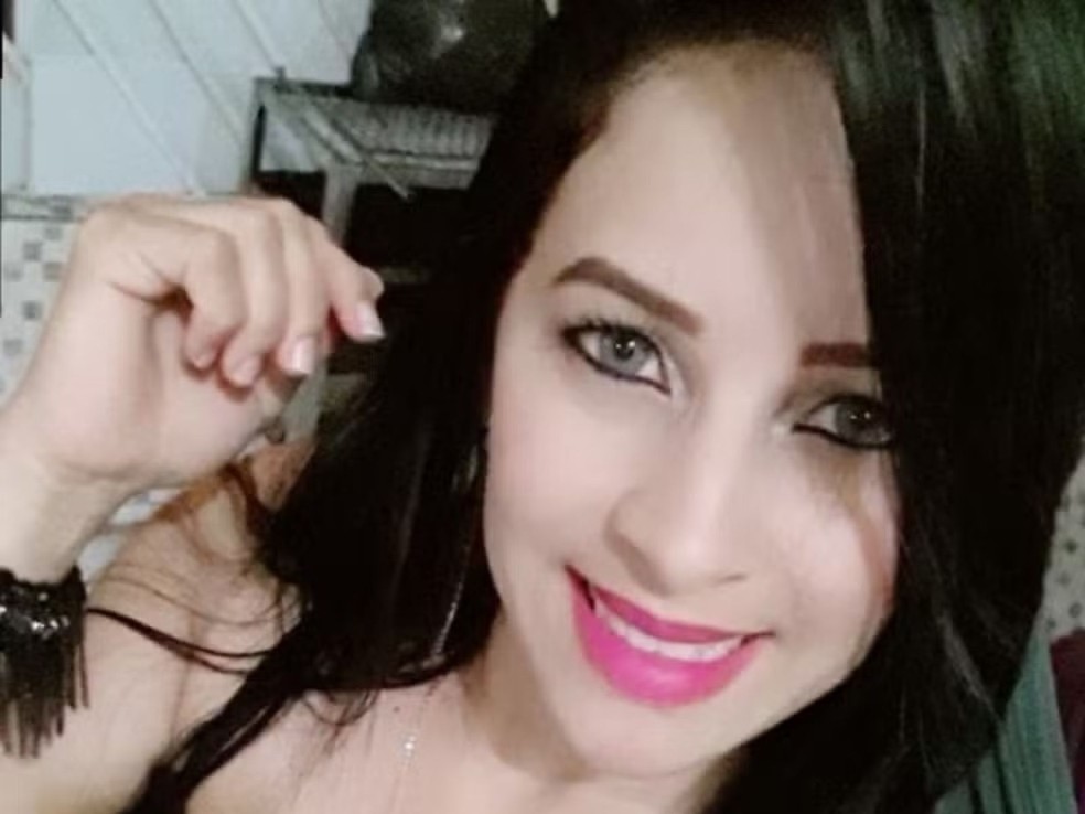 Maicline teve a perna arrancada após condutor de moto aquática fazer manobra de 'cavalo de pau' e perder controle do veículo — Foto: Reprodução