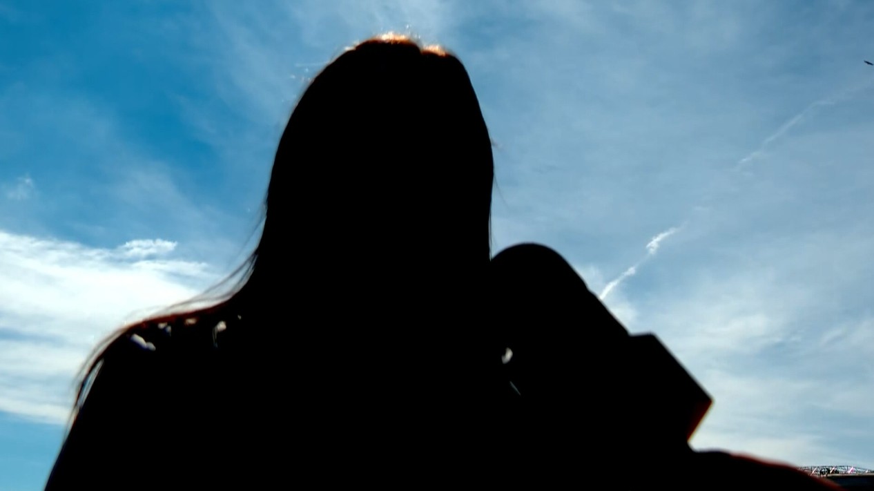 Mãe de menina abusada que pediu ajuda para IA desabafa após prisão do suspeito: 'Ainda tem dor, tem sofrimento, mas tem alívio'