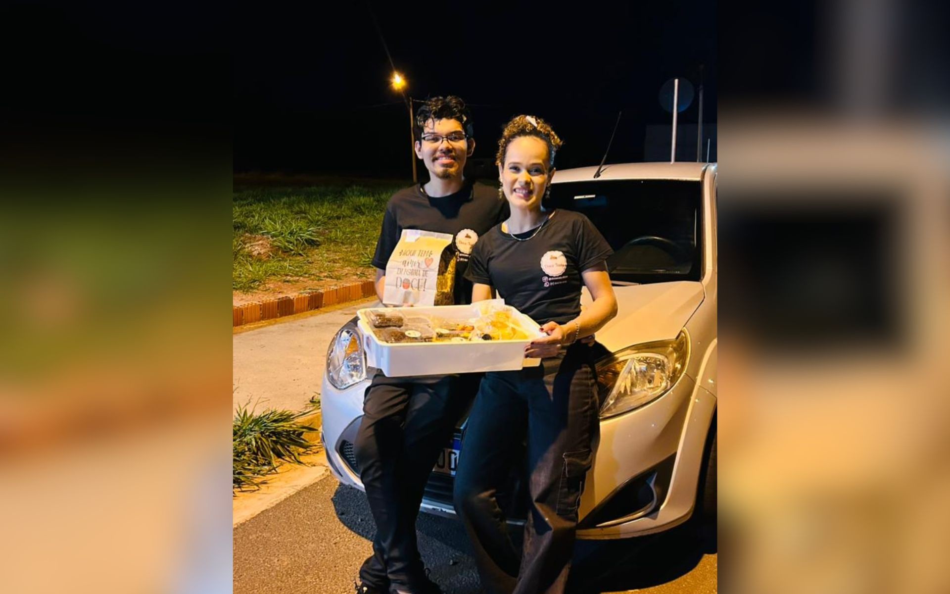 Casal de confeiteiros vende doces para custear festa de casamento e recebe apoio
